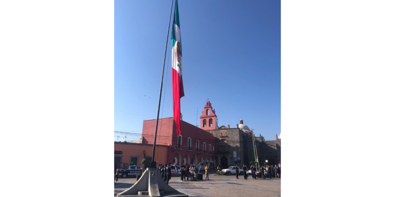 Rinden homenaje a la Bandera Nacional – Reporte Bajío